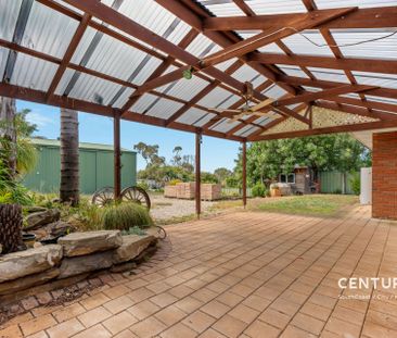 Spacious Family Home in a Prime Coastal Location - Photo 3