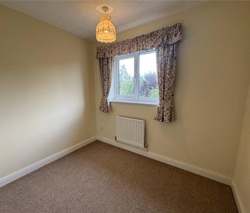 4 bedroom detached house to rent - Photo 3