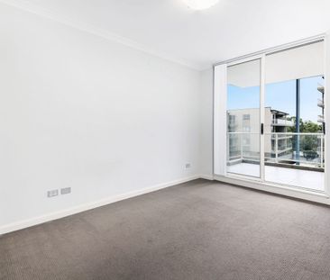 Comfort High level 1 bedroom apartment with large study only $500 p... - Photo 2