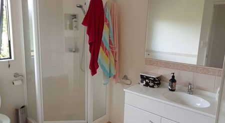 4 beds plus study 2.5 bath - Photo 4