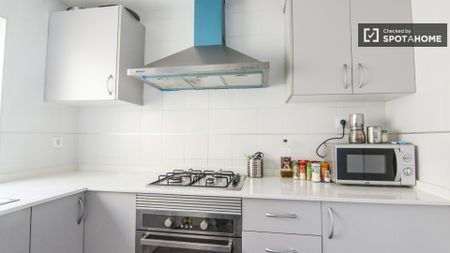 valencia, Valencian Community 46020 - Photo 2