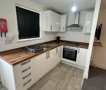 3 bedroom apartment to rent - Photo 6