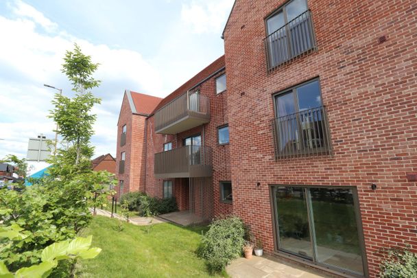 CHELMSFORD ROAD - SHENFIELD, Brentwood - Photo 1