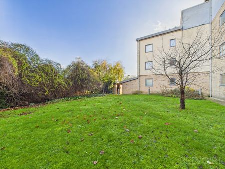 Flat to rent on - Photo 5