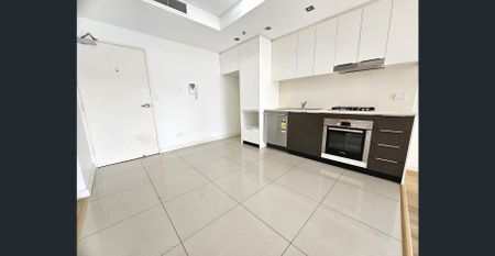 94sqm 1 bedroom apartment with a large courtyard - Photo 4