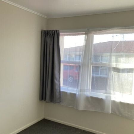 3/42 York Street, Hillcrest — - Photo 3