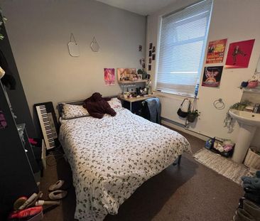 4 bedroom terraced house to rent - Photo 6