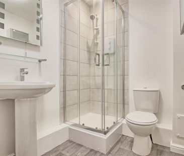 3 bedroom flat to rent - Photo 1