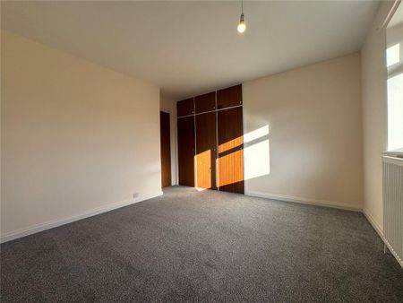 5 bedroom detached house to rent - Photo 2