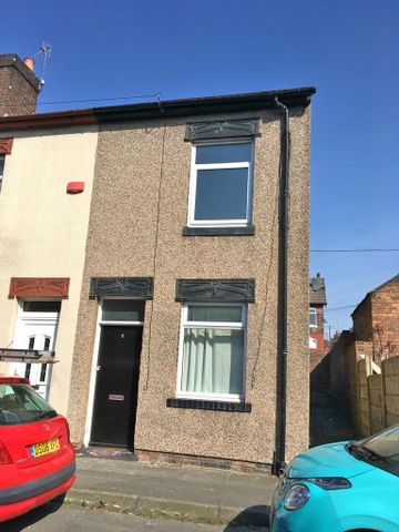 2 bedroom terraced house to rent - Photo 2