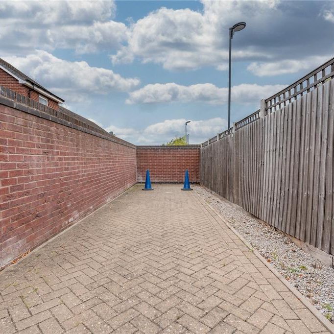 3 bedroom semi-detached house to rent - Photo 1