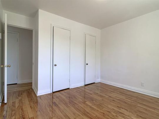 210 Av. Cloverdale - Photo 1