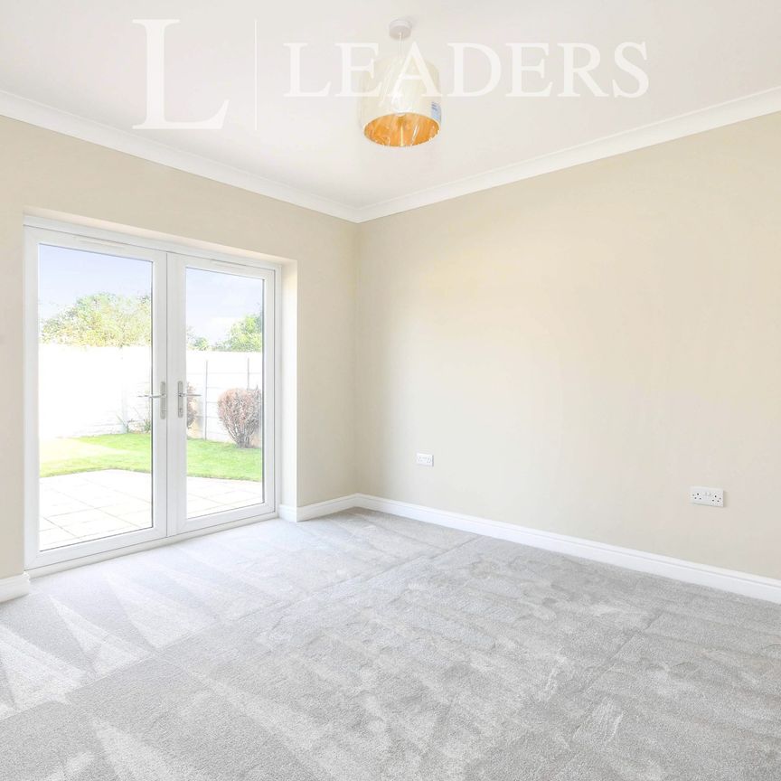 4 bedroom bungalow to rent Twin Oaks Drive, Sutton-in-Ashfield, NG17 - Photo 1