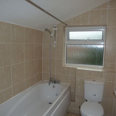 1 Bed Student Accommodation - Photo 4