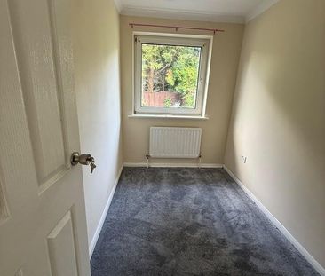 3 bedroom terraced house to rent - Photo 6