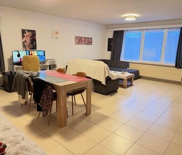 Appartement voor € 800 - Photo 2