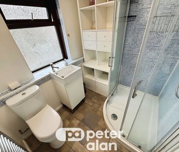 Ty Isaf Park Avenue, Risca, NEWPORT - Photo 2