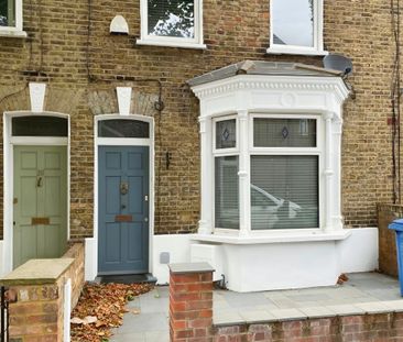 4 bed terraced house to rent in Gomm Road, London, SE16 - Photo 1