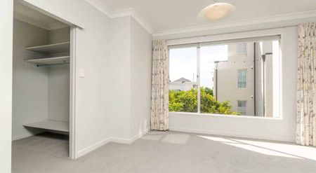 Charming Apartment - Photo 4