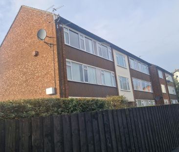 2 bedroom flat to rent - Photo 2