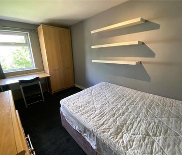 4 bedroom semi-detached house to rent - Photo 4