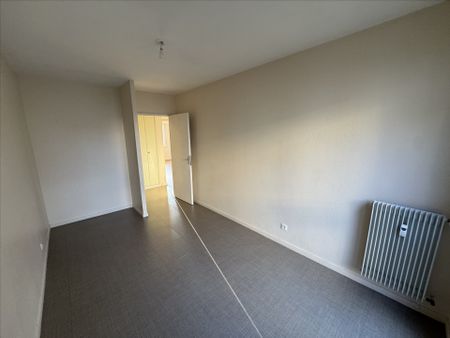 Location Appartement 5 pièces 98m² - Photo 3