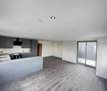 Hermit Road, Canning Town - Photo 2