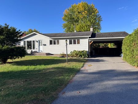 For Lease - 820-B WILLOW Avenue, Orleans - Cumberland and Area, Ontario - Photo 2