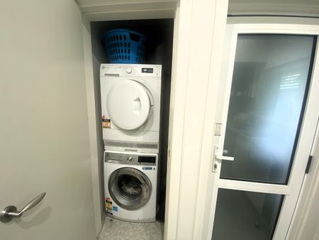 Gem on Oriental! - Photo 5