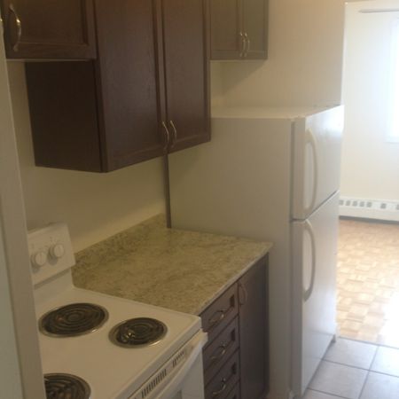 110 University Av West - Photo 3