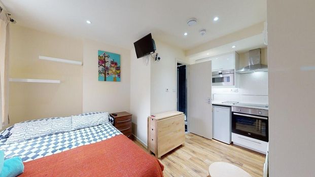 Studio to rent - Photo 1