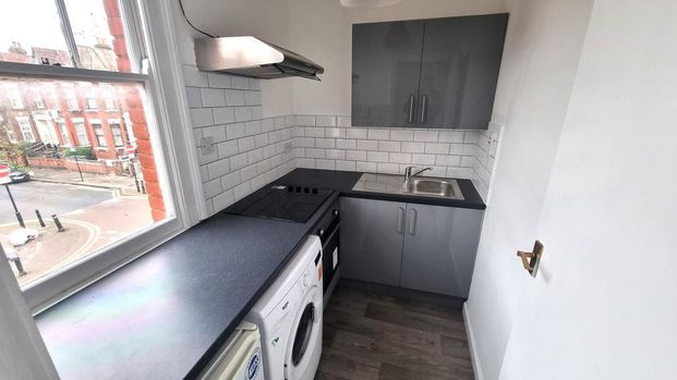 Studio to rent - Photo 1