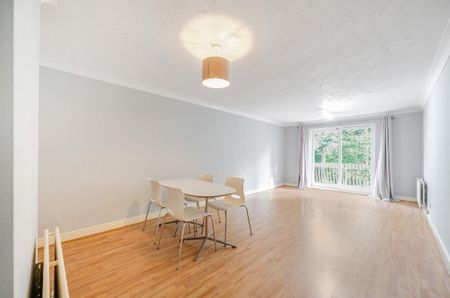 2 bedroom flat to rent - Photo 2