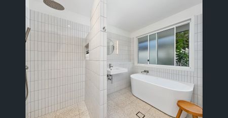 Beach house in town! - Photo 5