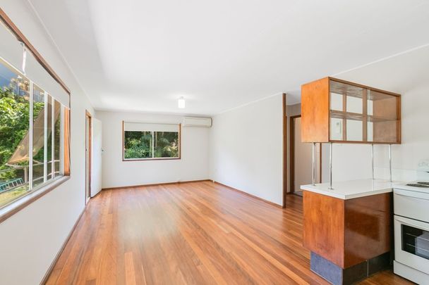 CENTRAL COOLANGATTA - TWO BEDROOM UNIT - Photo 1