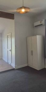 Character, space and convenience - Photo 3