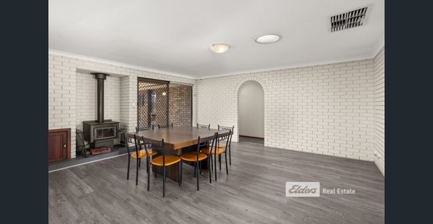 BEAUTIFUL FAMILY HOME - Photo 1