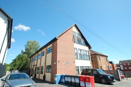 Churchfield House, Churchfield Road,SL9 - Photo 5