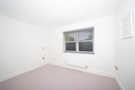 4 bedroom townhouse to rent - Photo 2