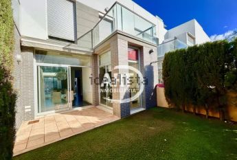 Alquiler de chalet adosado en Calle San Vicente Ferrer