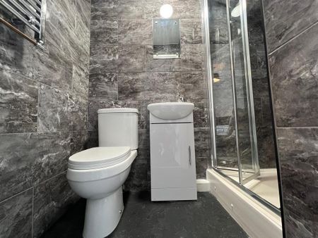 4 bedroom terraced house to rent - Photo 4