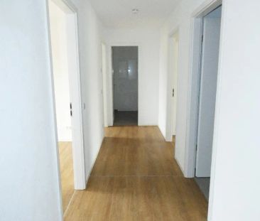 Moderne 3-Zimmer-Wohnung mit Einbauküche, großem Balkon und Aufzug! - Photo 3