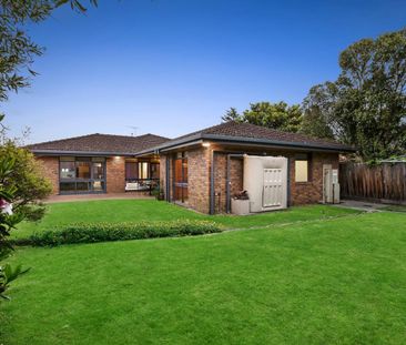 22 Sylverly Grove, Caulfield VIC 3162 - House For Rent | Domain - Photo 2