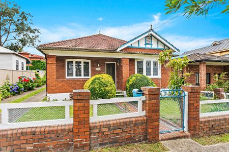 Charming Family Home in Peaceful Surrounds - Photo 2