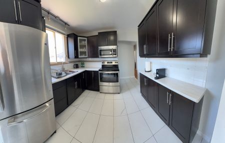 For Lease - 33 Laird Drive, St. Catharines, Ontario - Photo 2