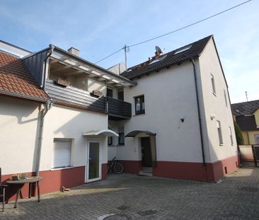 Hübsche 3 Zimmer Altbauwohnung mit großer Terrasse in Knielingen - Foto 2