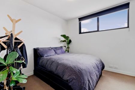 1Bedrooms, 1Bathrooms - Photo 3