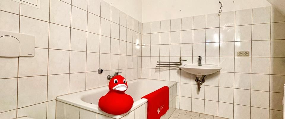 Geräumige 2-Raum-Dachgeschosswohnung in Deutscheinsiedel - Photo 1