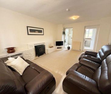 3 bedroom semi-detached house to rent - Photo 5