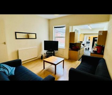 Room in a Shared House, Croydon Road, B29 - Photo 1